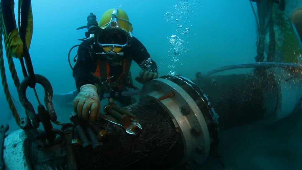 Commercial divers